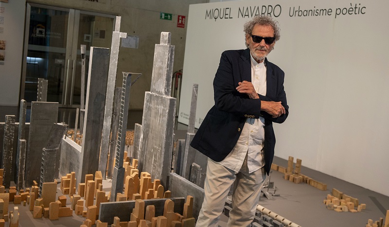 El MuVIM exposa el ‘Urbanisme poètic’ de Miquel Navarro amb les seues ciutats imaginàries i el prototip de la Pantera Rosa