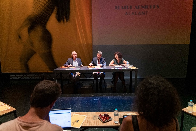 Cultura presenta la seua programació trimestral al Teatre Arniches d’Alacant