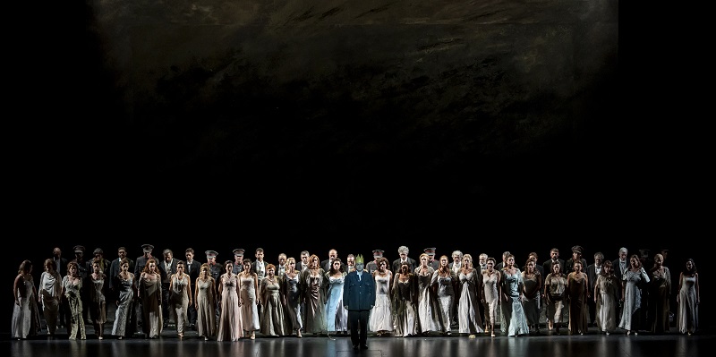 Les Arts obri la temporada amb ‘La dama de piques’ i l’ovació de més de 1.300 jóvens en la preestrena de l’obra de Txaikovski