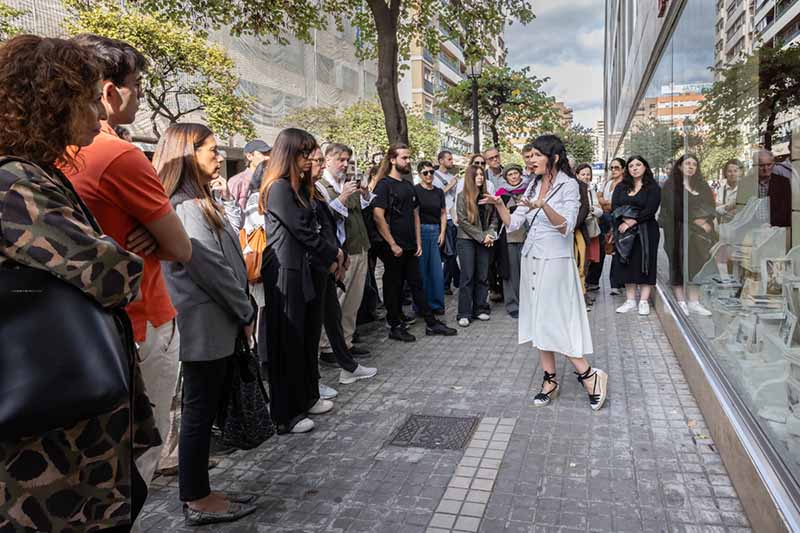 LLUCI JUAN TRANSFORMA LA PEDRA SECA COM A METÀFORA DE L’ACTIVISME A LA UNIVERSITAT DE VALÈNCIA.