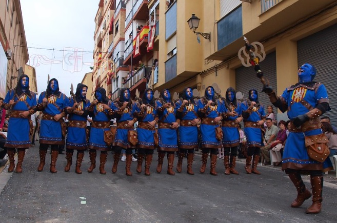 46.000 euros en ajudes a les comissions de Moros i Cristians per a promoure l’ús del valencià en l’àmbit festiu